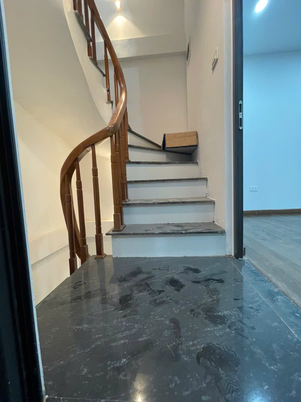 BÁN NHÀ VĂN HƯƠNG ĐỐNG ĐA 3 MẶT THOÁNG