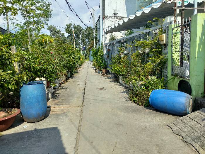 - ĐẠI LỘ ĐÔNG TÂY, VÕ VĂN KIỆT , - KHU VỰC TOÀN CHUNG CƯ CAO CẤP , - KHU VỰC MỘT CĂN DUY NHẤT BÁN!  -3TY9 DIEN TICH 130M2
