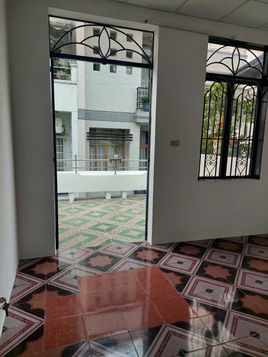 NHÀ ĐẸP HẺM PHÚ THỌ HOÀ CÁCH MẶT TIỀN CHỈ 20M - NGAY KHU CHỢ VẢI - giá chỉ 5.x tỷ