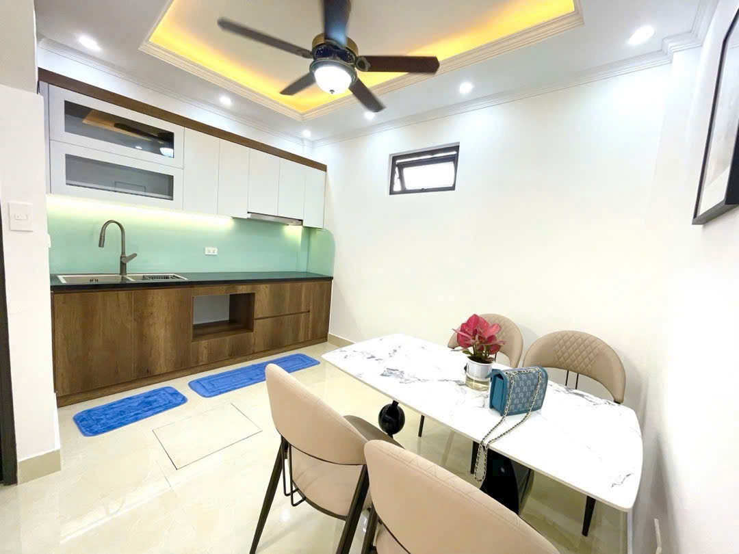 Rẻ nhất Phố Trạm - chỉ 7.4 tỷ sở hữu ngay Nhà đẹp 5 tầng 45m2