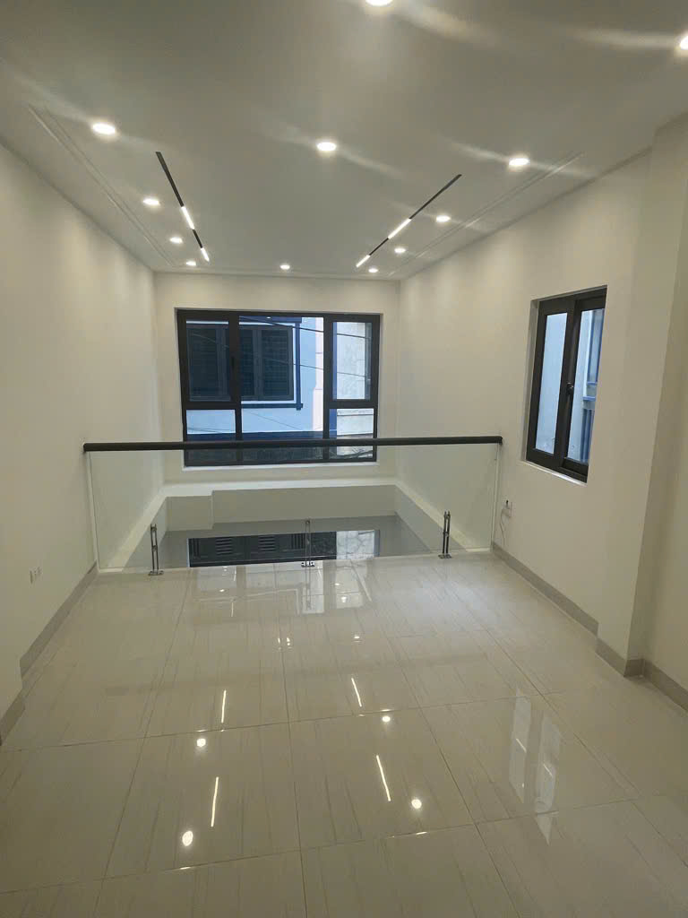 Nhỉnh 6 tỷ - Đàm Quang Trung - Nhà mới Koong - Lô góc 2 thoáng - 6 tầng - 3 ngủ
