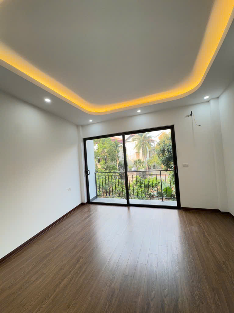 Bay Nhanh - Chủ hạ sốc 500tr!!! Nhà cực đẹp - Đối diện Aeon Mall - 36m2 - chỉ 5.7 tỷ