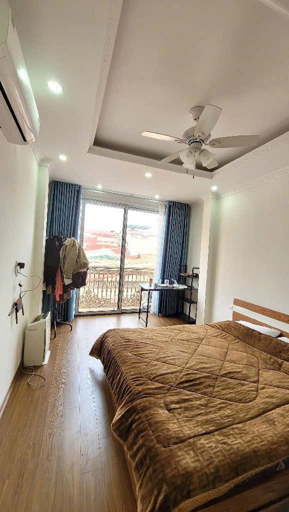 Bán nhà Cổ Linh - 45m2- Thang máy - Ô tô - Nhà đẹp ở ngay - chỉ nhình 7 tỷ