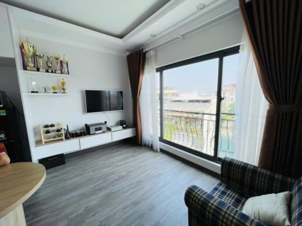 Nhỉnh 8 tỷ - Nhà 6 tầng - Ô tô ngủ trong nhà - Lô góc- Ngõ thông - Kinh doanh đỉnh