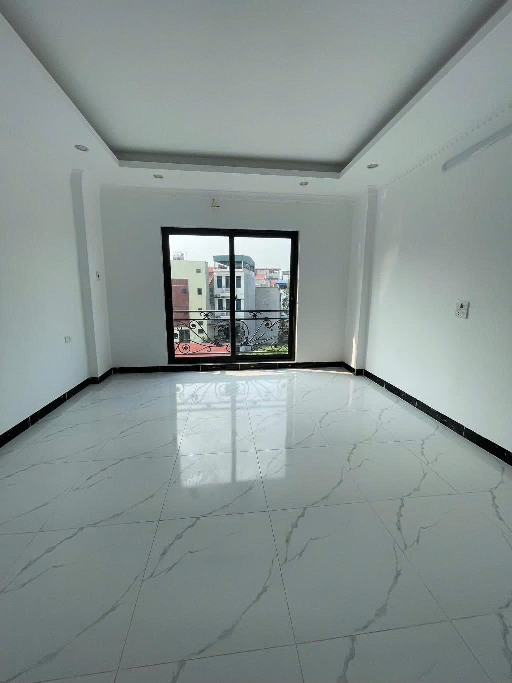 Thạch Bàn - Ô tô đỗ cửa - 36m chỉ 5.4 tỷ