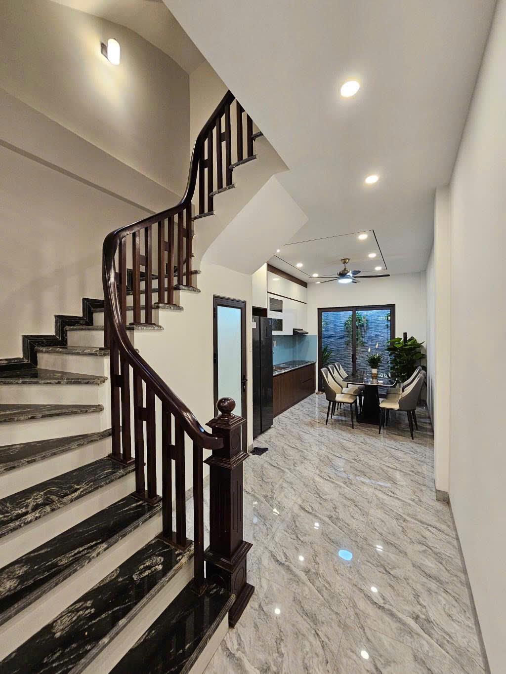 Thạch Bàn - Ô tô đỗ cửa - 36m chỉ 5.4 tỷ
