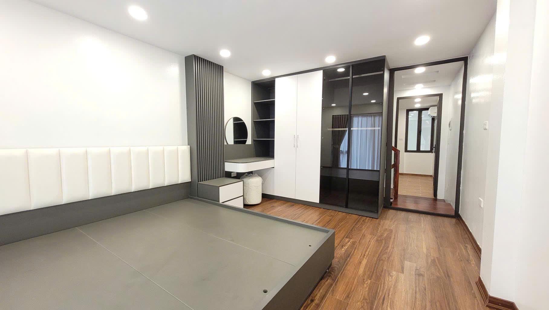 Thạch Bàn - Ô tô đỗ cửa - 36m chỉ 5.4 tỷ