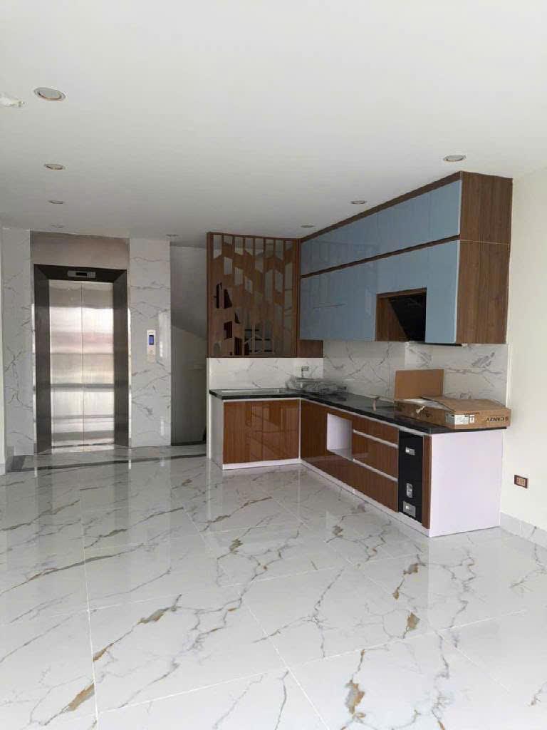 Thạch Bàn - Thang máy - Gara ô tô - 45m chỉ 9.2 tỷ