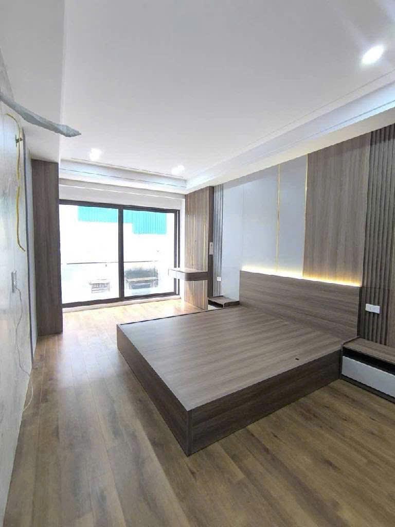 Sài Đồng - Thang máy - Gara ô tô - Ô tô tránh chỉ 10.4 tỷ
