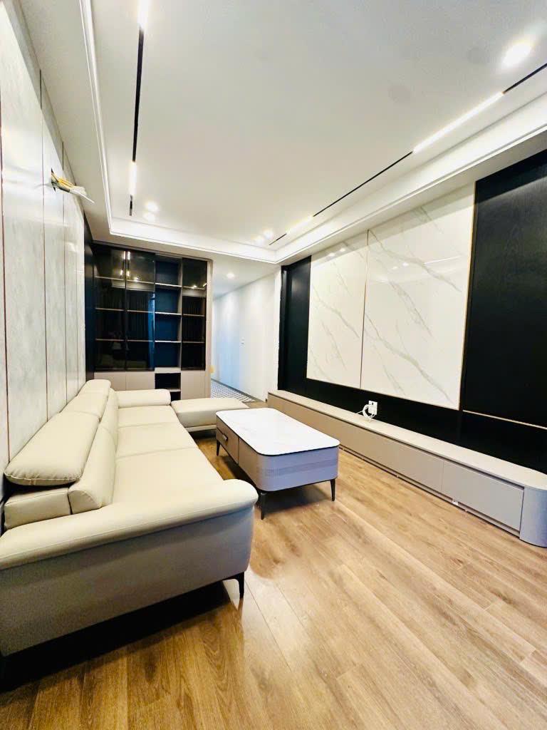 Thạch Bàn - Gara ô tô - Thang máy - 48m chỉ loanh quanh 10 tỷ