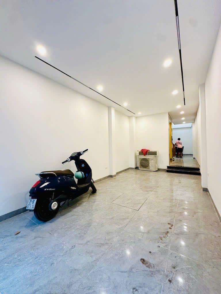 Thạch Bàn - Gara ô tô - Thang máy - 48m chỉ loanh quanh 10 tỷ
