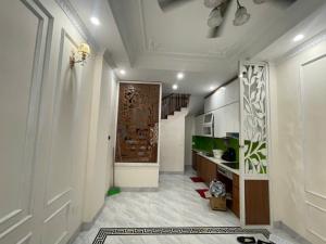 Bán nhà Phố Trạm - 48m2 - ngõ thông - ô tô - chỉ 6.1 tỷ