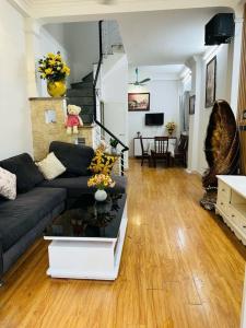 Tìm chủ mới - Tư Đình - Ô tô tải - Ngõ thông - Kinh doanh - 40m2 4 ngủ - chỉ 6.7 t.ỷ