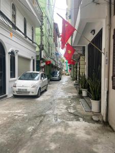 Sài Đồng - Thang máy - Gara ô tô - Ô tô tránh chỉ 10.4 tỷ