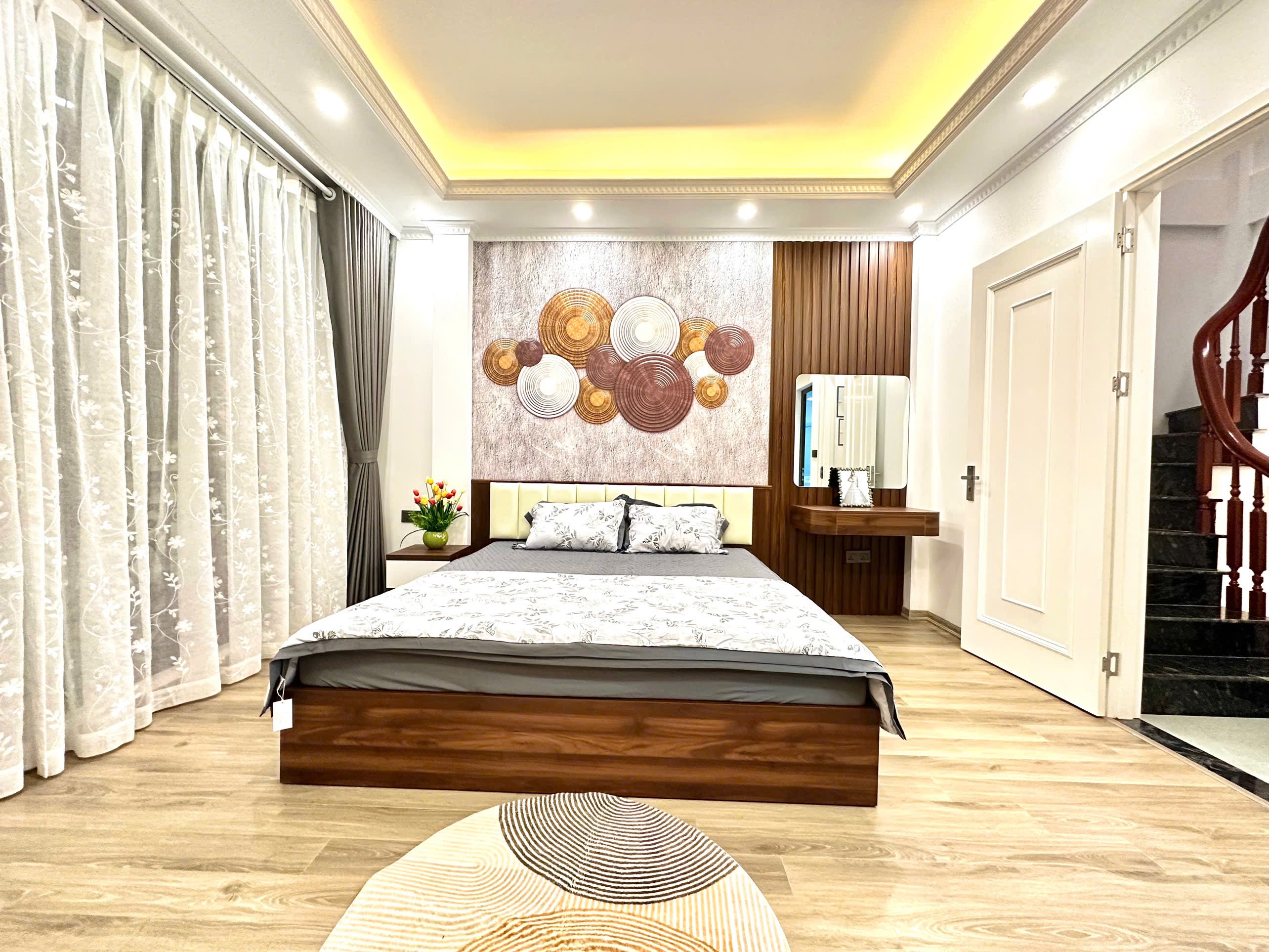 Bán nhà Trung Kính, trung tâm Cầu Giấy, nhà đẹp, ngõ to: 35m2, 5 tầng, MT 4.5m. Chỉ 8 tỷ