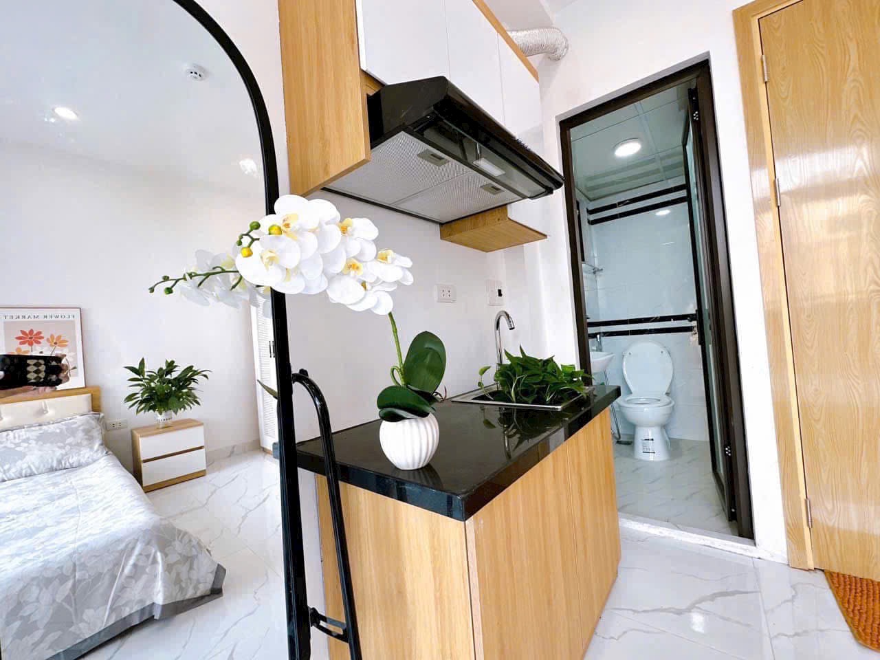 Bán toà CHDV Nguyễn Trãi, Thanh Xuân, nhà đẹp dòng tiền cao: 55m2, 6 tầng, MT 6.2m, 10P KK