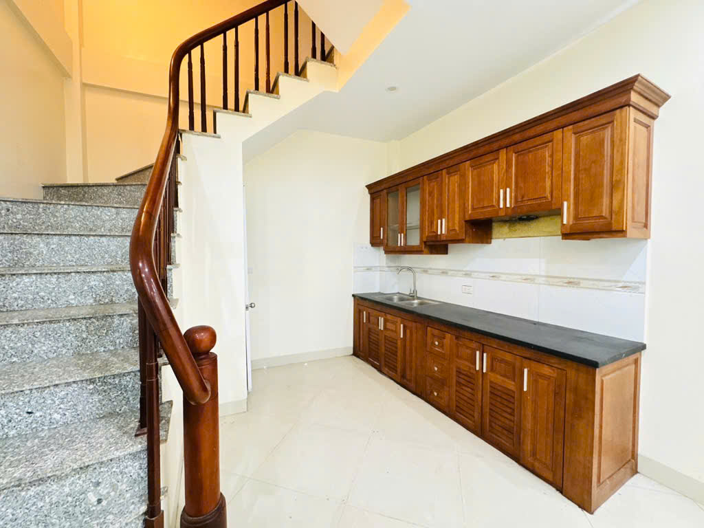 CHÍNH CHỦ CẦN BÁN NHÀ YÊN NGHĨA,HÀ ĐÔNG- 5 TẦNG ĐẸP-NHÀ Ô TÔ ĐỖ SÁT VÁCH- Ở NGAY!