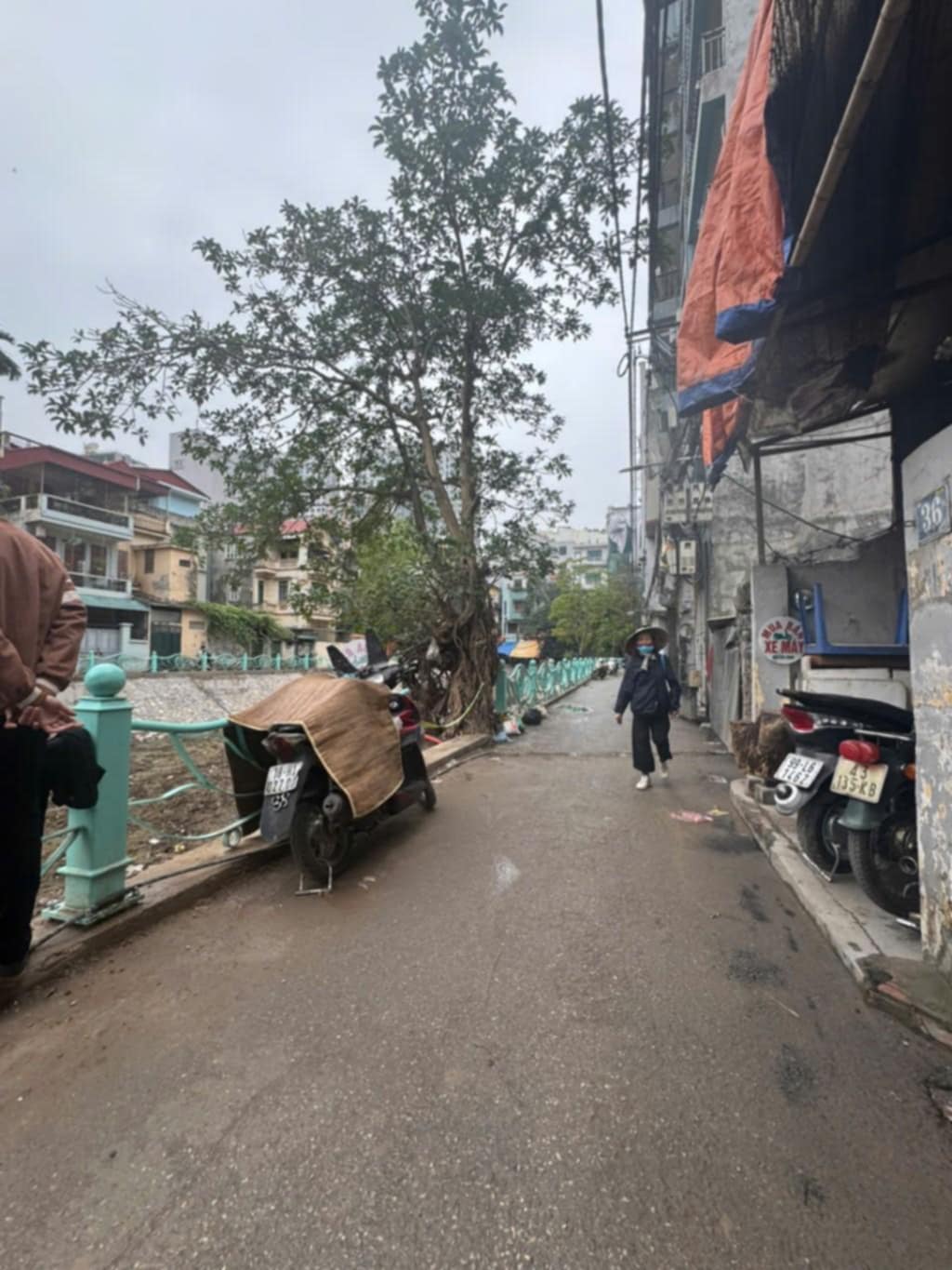 Bán gấp nhà mặt phố