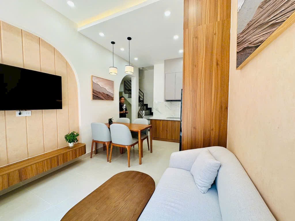 Bán Nhà Mới Xây Tại P.1, Q.Phú Nhuận