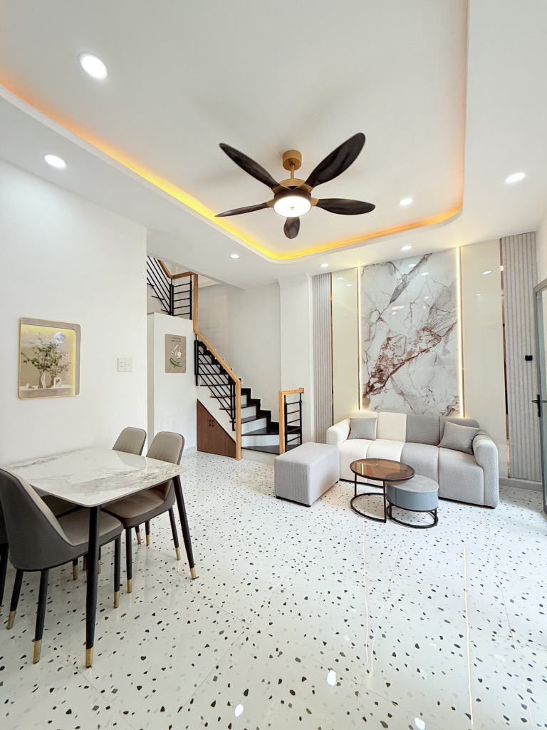 Nhà mới xây vô ở liền ở Q.Phú Nhuận