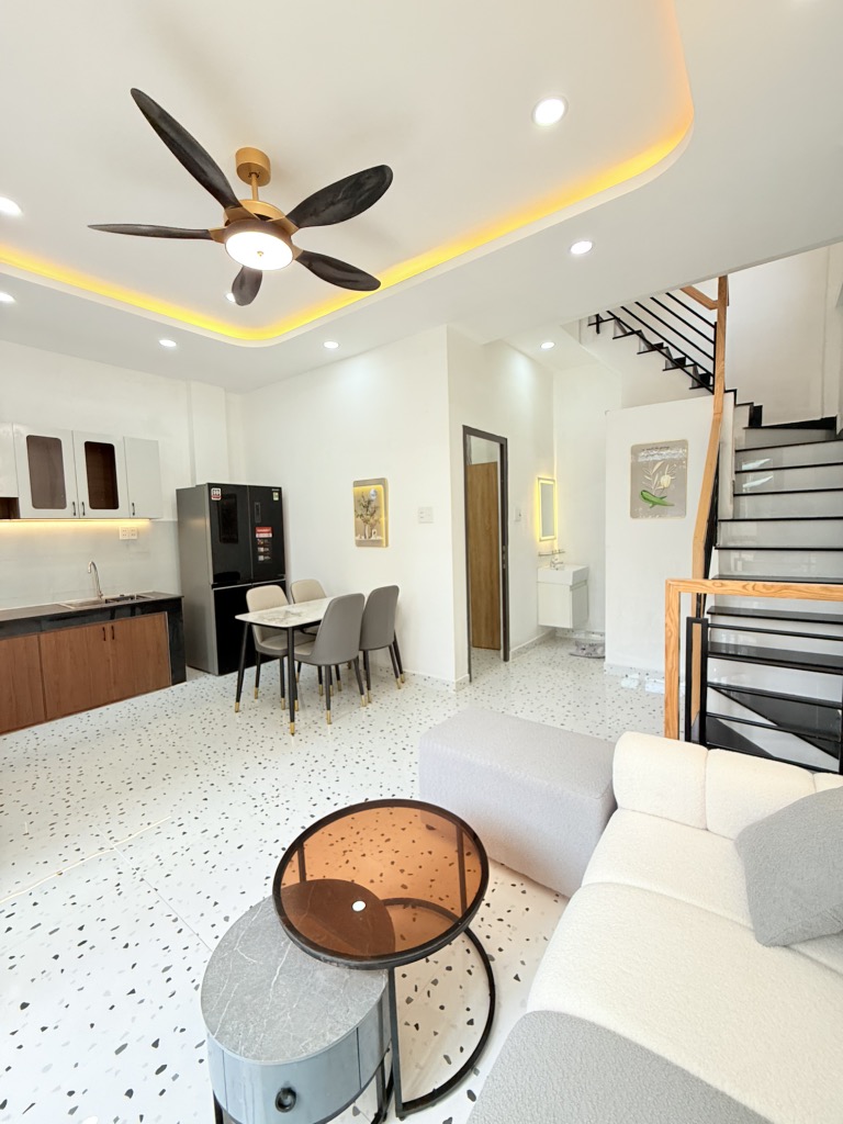 Nhà mới xây vô ở liền ở Q.Phú Nhuận