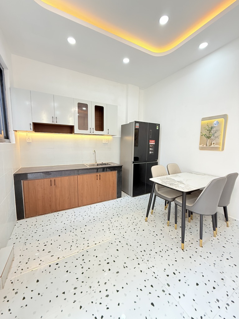 Nhà mới xây vô ở liền ở Q.Phú Nhuận