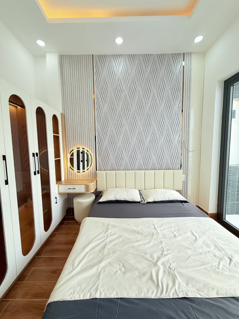 Nhà mới xây vô ở liền ở Q.Phú Nhuận