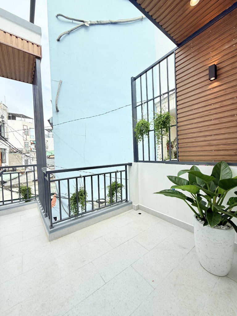 Nhà mới xây vô ở liền ở Q.Phú Nhuận