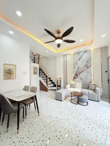 Nhà mới xây vô ở liền ở Q.Phú Nhuận