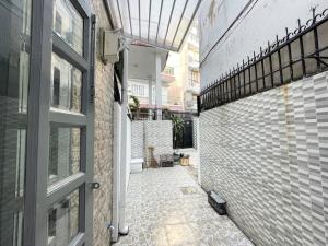 Bán Nhà Ngang Lớn Quận Phú Nhuận