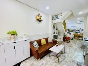 Chưa Tới 6Tỷ Có Ngay Nhà HXH Trung Tâm Phú Nhuận
