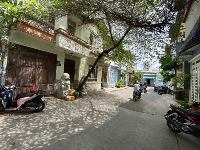 BÁN NHÀ GẦN AEON TÂN PHÚ. KHÔNG LỘ GIỚI. ĐƯỜNG 8M XE HƠI.  65M2  GỒM 2 TẦNG BTKT, CHỦ MỚI HẠ GIÁ THÊM, GIÁ CHỈ 5 TỶ