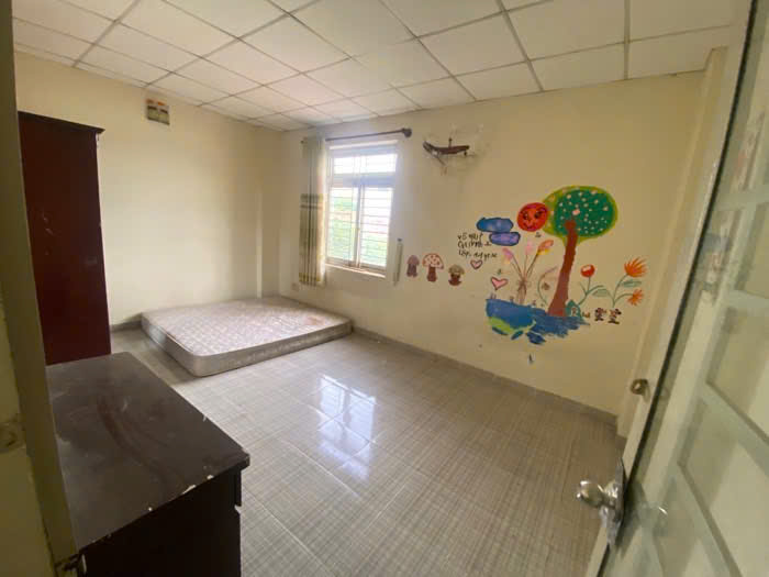 BÁN NHÀ GẦN AEON TÂN PHÚ. KHÔNG LỘ GIỚI. ĐƯỜNG 8M XE HƠI.  65M2  GỒM 2 TẦNG BTKT, CHỦ MỚI HẠ GIÁ THÊM, GIÁ CHỈ 5 TỶ