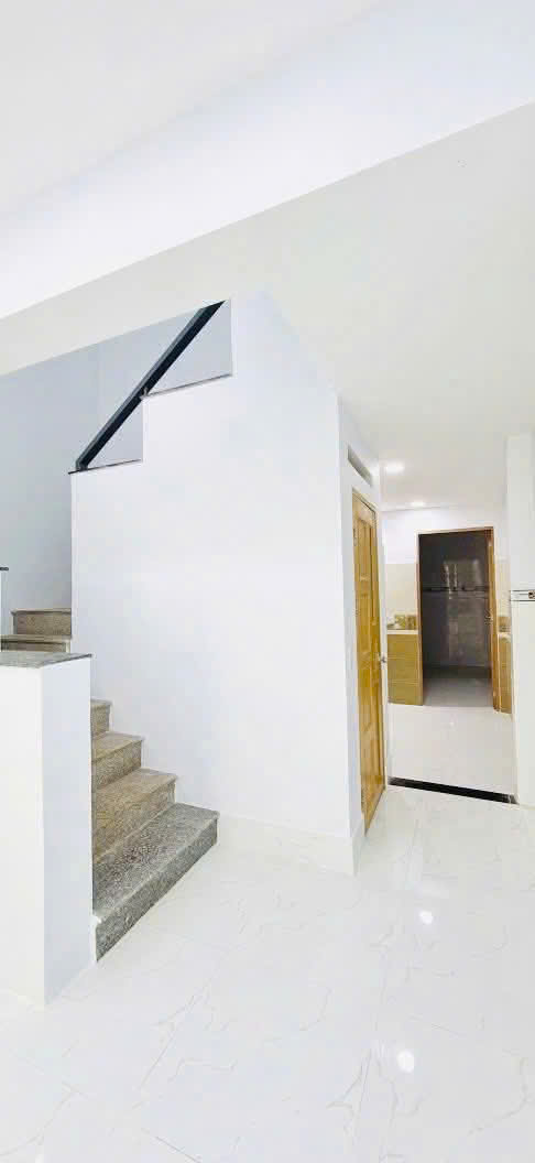 HẺM XE HƠI 5M, NHÀ 2 TẦNG 48M2, GẦN CHỢ. GIÁ CHỈ 4.X TỶ