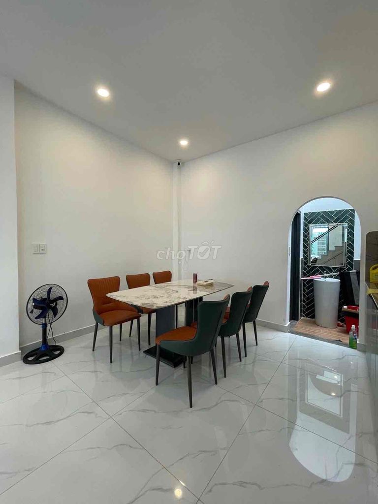 NHÀ ĐẸP LUNG LINH THIẾT KẾ HIỆN ĐẠI CHỈ VIỆC DỌN VÀO Ở NGAY, 48M2, 2 TẦNG BTKT. P. AN LẠC, Q. BÌNH TÂN.