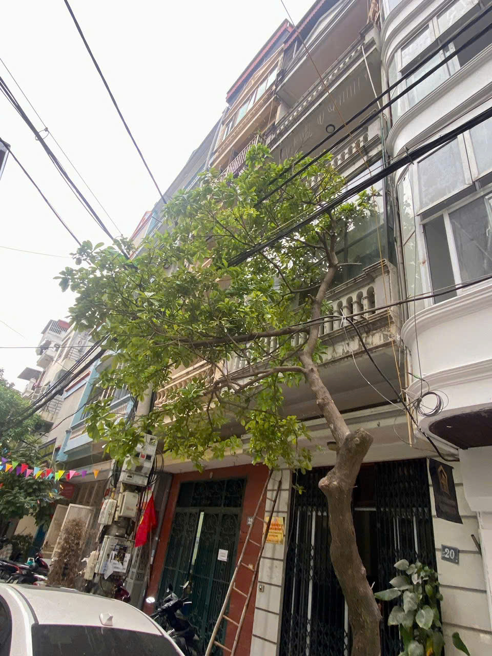 TRUNG TÂM CẦU GIẤY - GARA OTO Kinh doanh 6 tầng thang máy thiết kế hiện đại