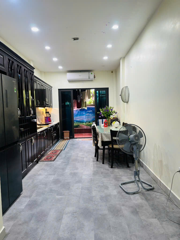 Phân Khu Tổng cục Chính trị Lai xá 82m- 3 tầng- Ô tô đỗ cửa- nhỉnh 10tỷ.