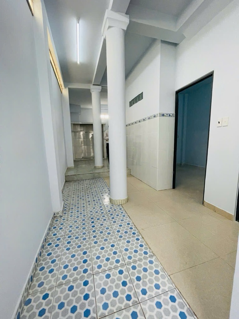Hơn 5 tỷ nhà q12,hxh đổ Cửa, chủ bán gấp giảm 200tr