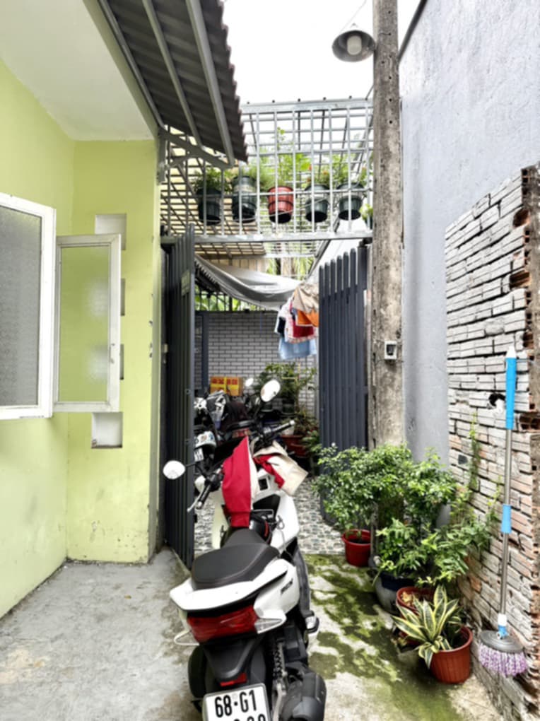 *nhà đẹp quận 12 -diện tích lớn-thông số đẹp-nhà chính chủ- giá cực tốt hơn 3 tỷ