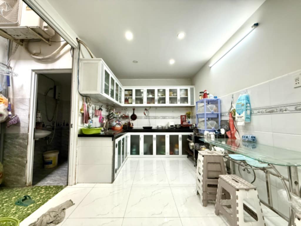 *nhà đẹp quận 12 -diện tích lớn-thông số đẹp-nhà chính chủ- giá cực tốt hơn 3 tỷ