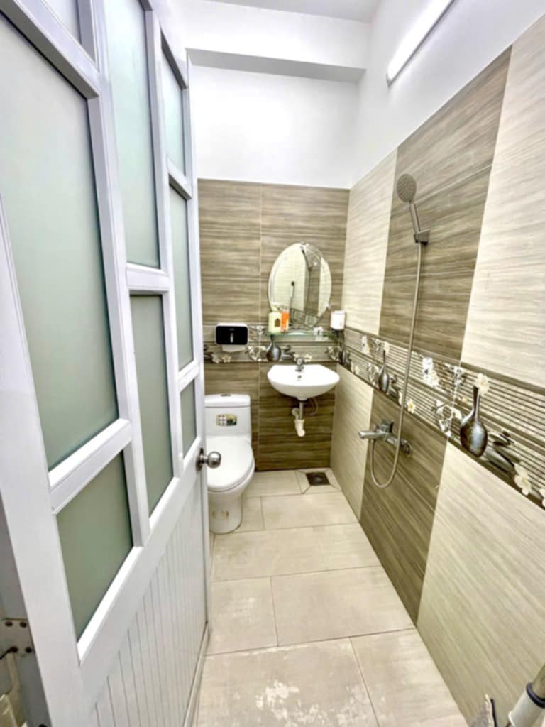 +bán nhà mặt tiền quận 12, siêu dt gần 150m2, giá hơn 10ty