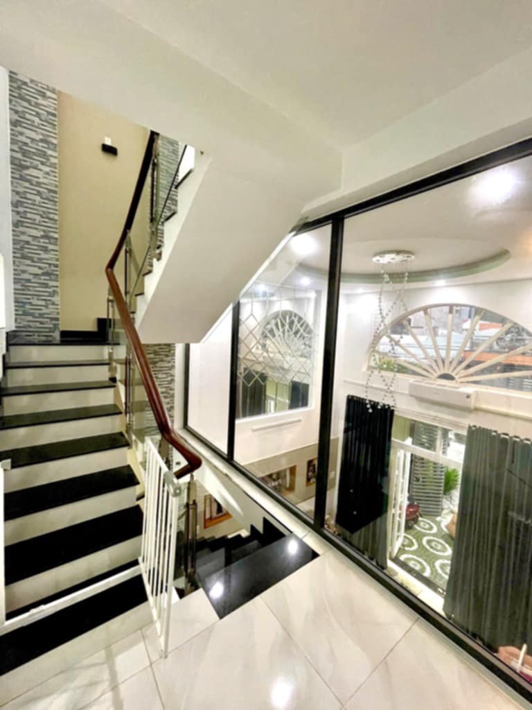 +bán nhà mặt tiền quận 12, siêu dt gần 150m2, giá hơn 10ty