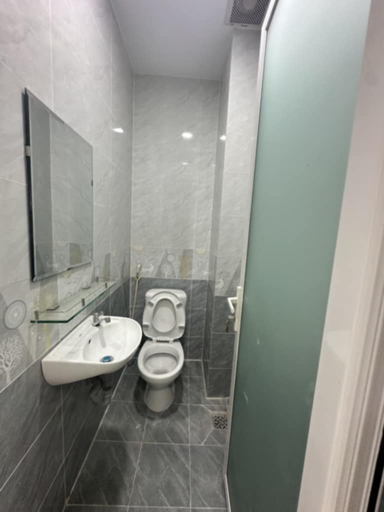 +Nhà mới 100% -3 tần ngay trung tâm Q12 chỉ hơn 2ty