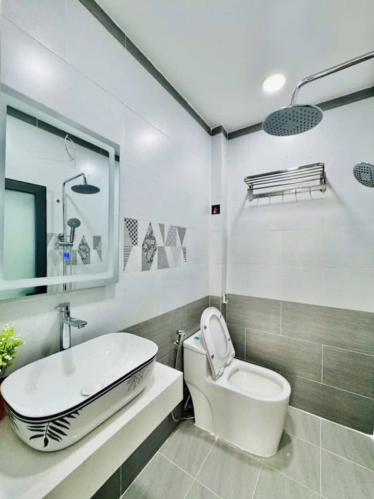 *bán nhà quận gò vấp , đường Lê văn Định , 2 tầng , giá gần 5 tỷ