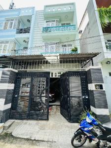 Hơn 5 tỷ - nhà Q12 , HXHđỗ cửa , Ngang gần 5m , Chủ tặng nội thất nhập