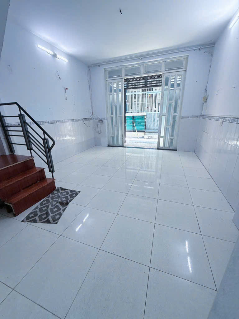 NHÀ GIÁ RẺ, TÂN PHÚ, DT 32m2, Giá 3,8tỷ