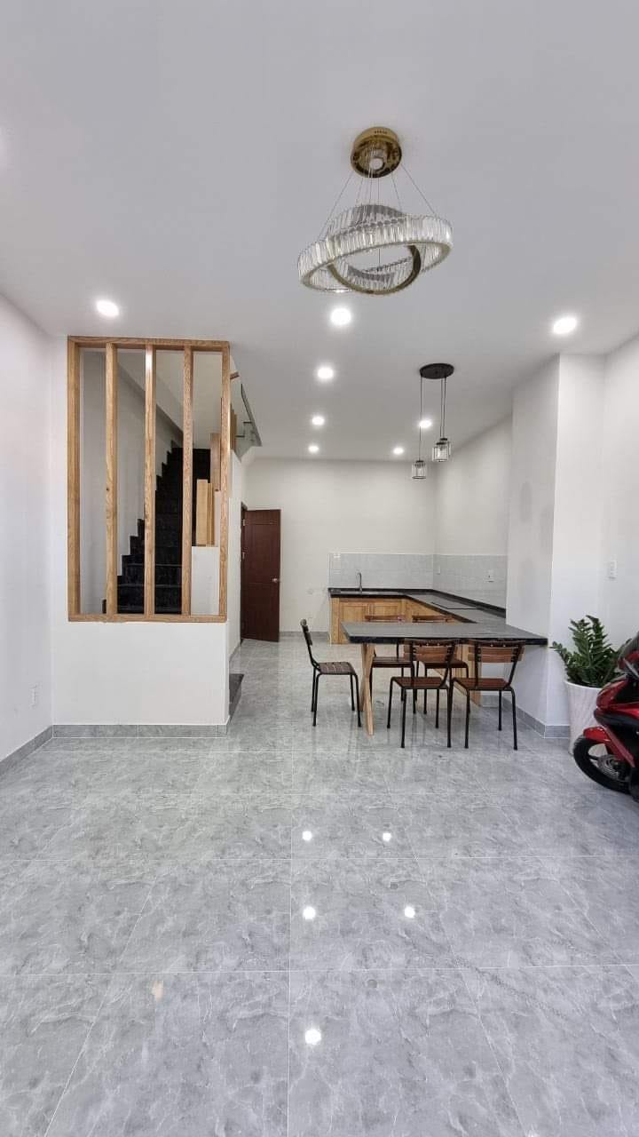 Bán nhà Phạm Hữu Lầu P Phú Mỹ, Quận 7