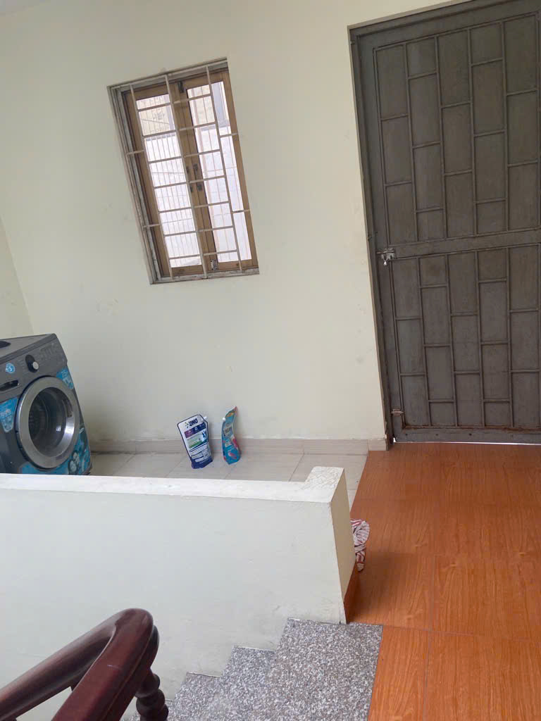 Bán nhà phố Lạc Long Quân – Khu dân trí cao, hàng xóm thân thiện, tiện ích xung quanh ngập tràn – Nhỉnh 6 tỷ