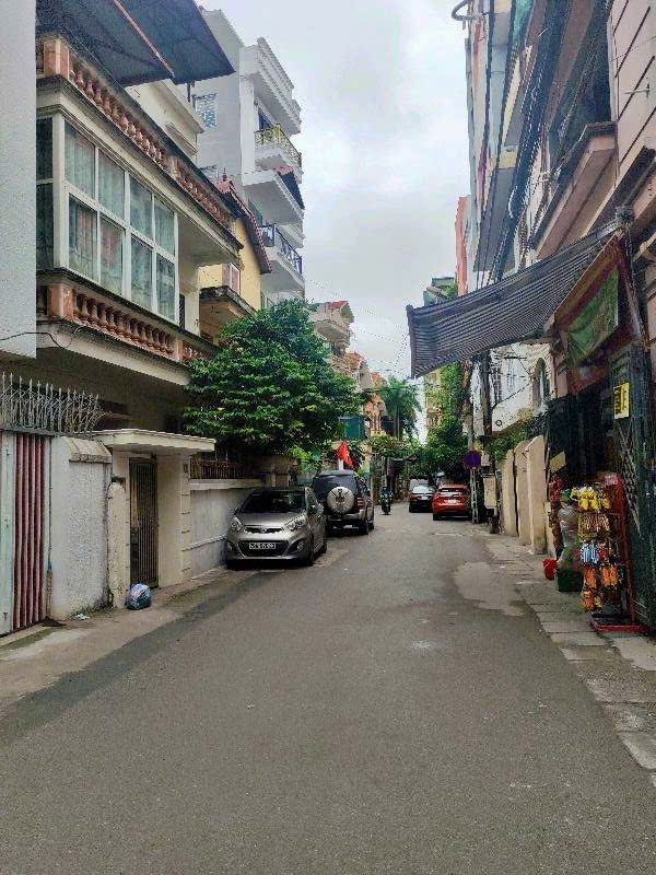 Bán gấp trong tuần! Nhà phố Lạc Long Quân – Vị trí đắc địa, tiện ích ngập tràn – Nhỉnh xxx tỷ chốt nhanh