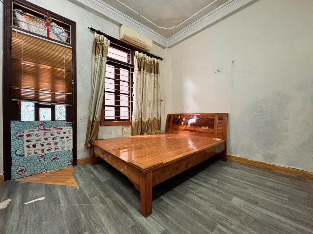 Lạc Long Quân – Nhà mới, nội thất xịn, an ninh tuyệt vời, tiện ích không thiếu – Giá hợp lý nhỉnh 6 tỉ